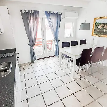 6 Person Holiday In Hadsund